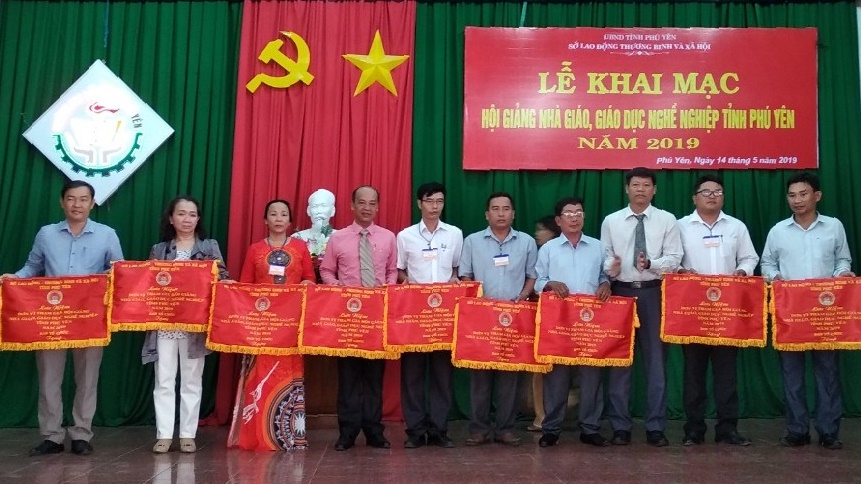 Khai mạc hội giảng nhà giáo giáo dục nghề nghiệp tỉnh Phú Yên